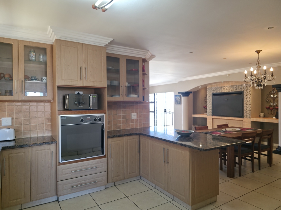 3 Bedroom Property for Sale in Wavecrest Eastern Cape